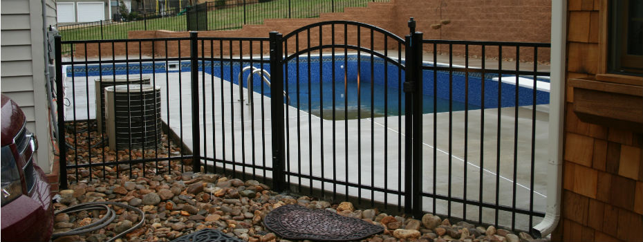 AMERICAN-CLASSIC-ALUMINUM-POOL-FENCE
